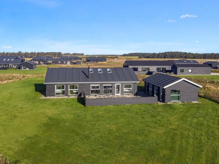 Ferienhaus für 10 Personen, mit Terrasse und Sauna in Løkken