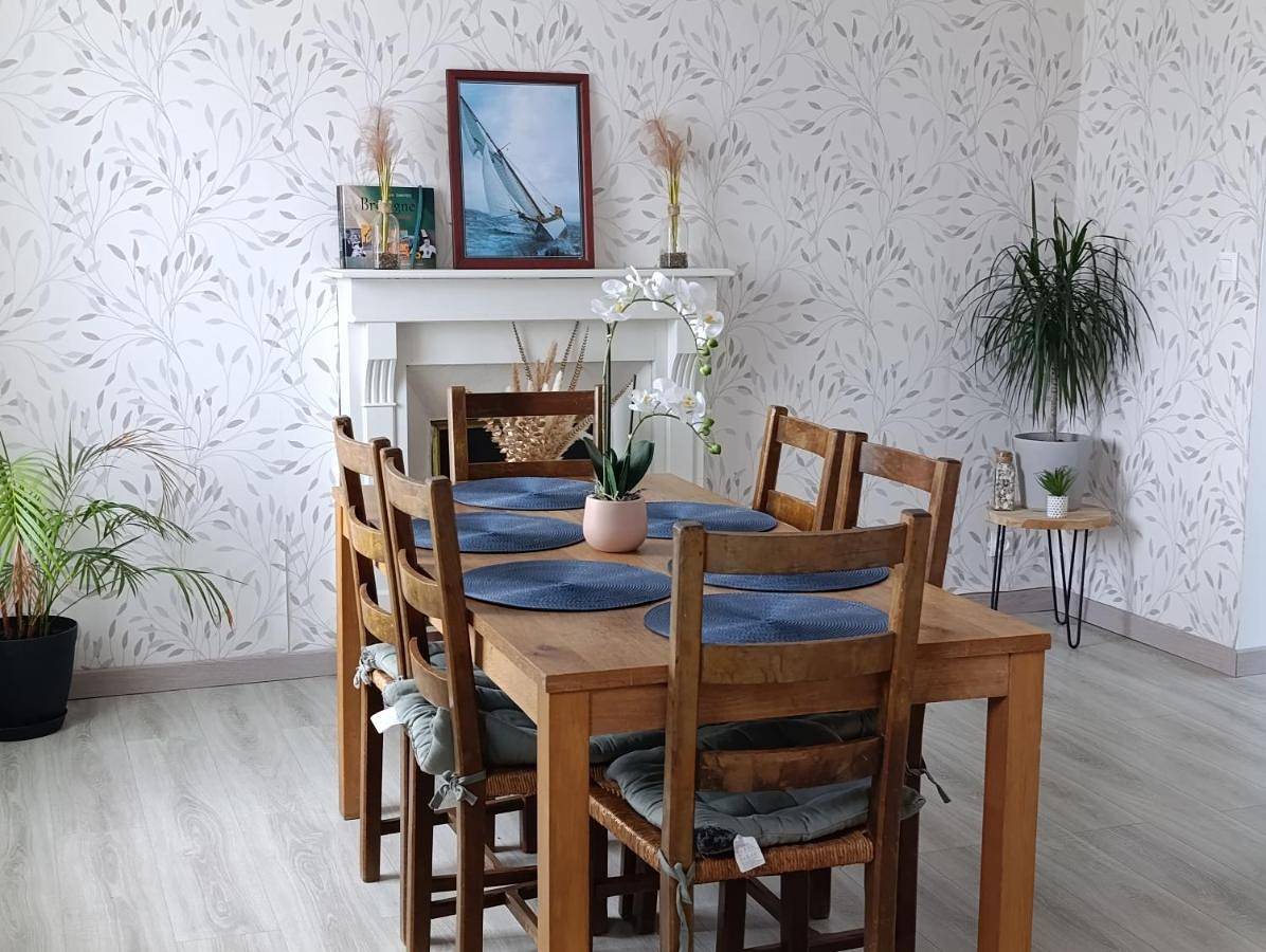 Appartement entier, Two-Bedroom House in Le Faou, Iroise
