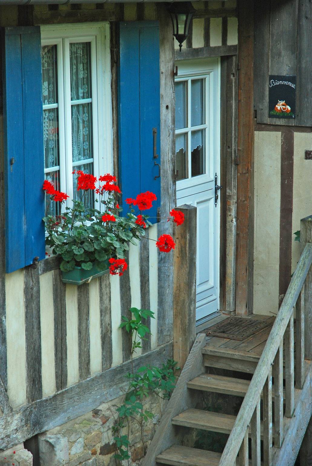 Chambre d’hôtes « Chambre - L’école » avec terrasse et jardin partagés, Wi-Fi in Courtonne-la-Meurdrac, Région de Lisieux