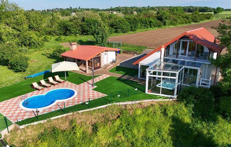 Casa de vacaciones para 7 personas, con jardín y sauna además de terraza y jacuzzi, Se admiten mascotas - 1
