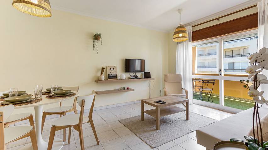 Gîte pour 4 personnes, avec Balcon à Quarteira - 2