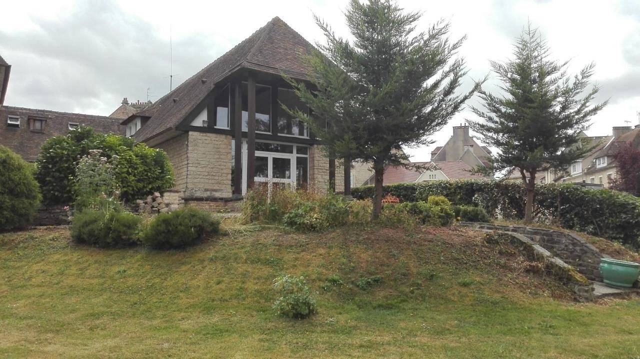 Logis Hotel Le Relais De La Poste in Notre-Dame-de-Bonne-Nouvelle, Région de Caen