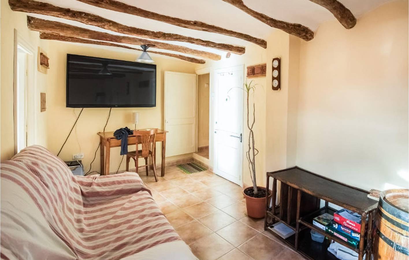 Acogedor apartamento con chimenea, barbacoa e Internet cerca del Masroig in El Masroig, Montsant DO