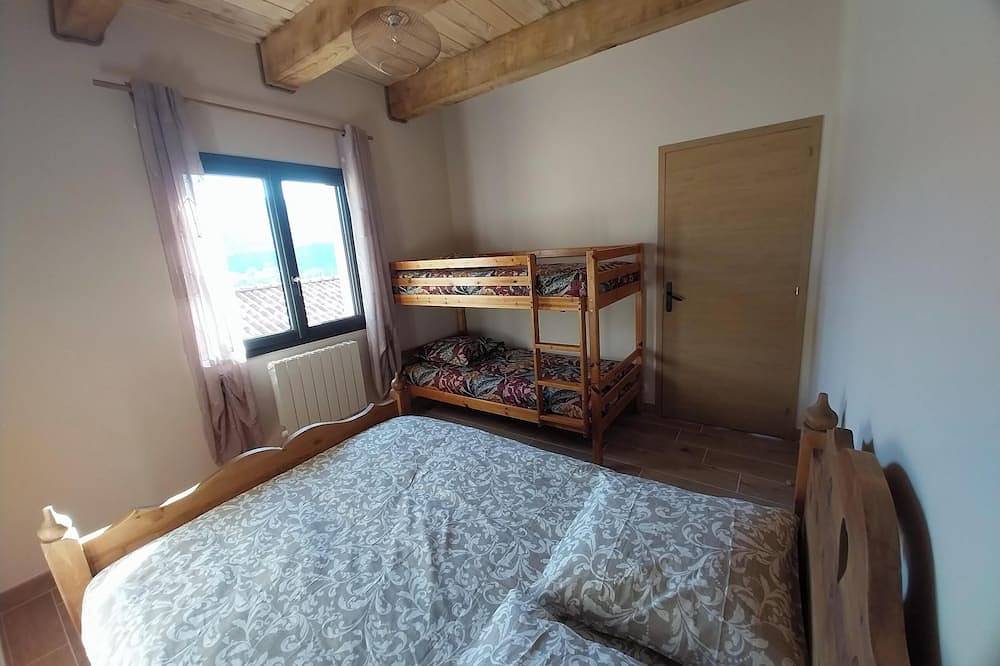 Entire apartment, Gîte \"Au point de vue\" in Millau in Millau, Parc naturel régional des Grands Causses