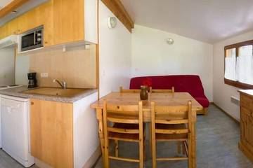 Gîte pour 4 personnes, avec piscine et terrasse à La Balme-de-Sillingy