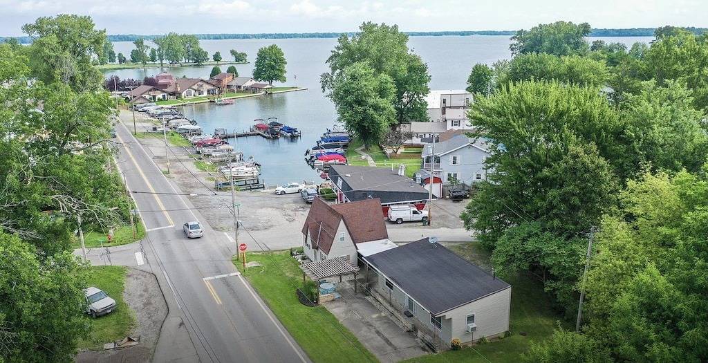 New! ❤️ The Pointe House ❤️ Lake View and Boat Dock in Russells Point, Indian Lake