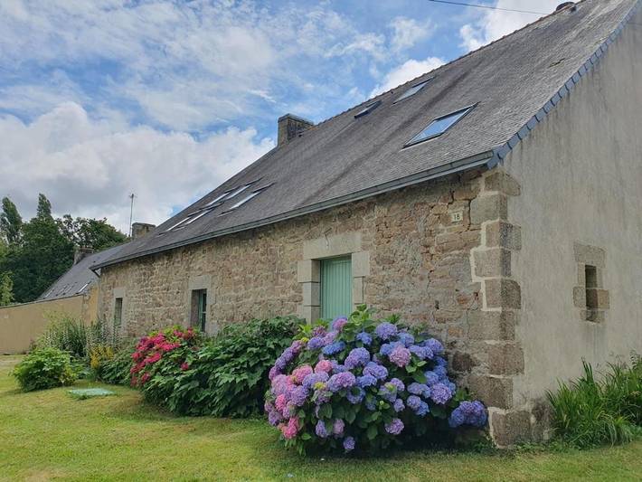 Location de vacances pour 7 personnes, avec jardin à Rédené - 2