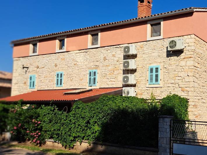 Ferienhaus für 13 Personen, mit Pool und Terrasse sowie Garten, mit Haustier - 1