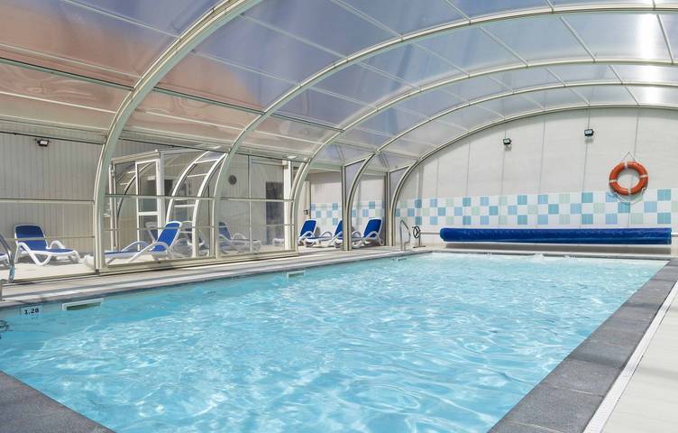 Ferienwohnung für 4 Personen, mit Terrasse und Garten sowie Pool