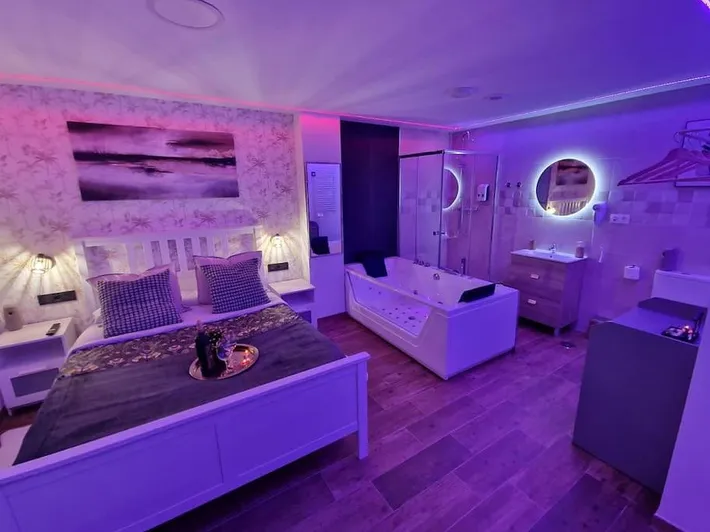 Holiday apartment for 2 people, with hot tub and pool - 1