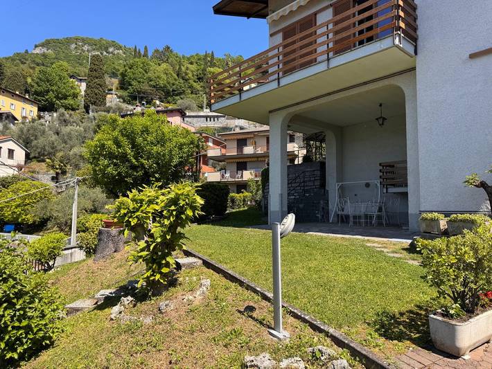 Gîte pour 4 personnes, avec vue et terrasse ainsi que vue sur le lac et jardin dans Perledo - 2