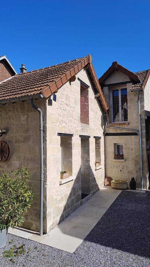 Location de vacances pour 4 personnes, avec vue ainsi que terrasse et jardin, animaux acceptés à Crouy - 2