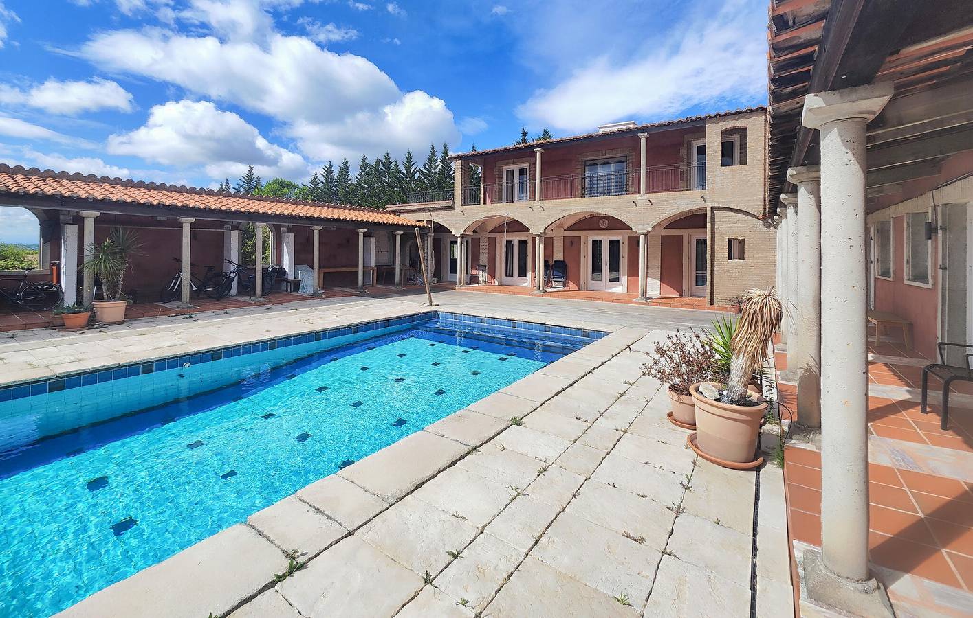 The Oasis : appartement chic avec piscine, climatisation et Wi-Fi près d'Agel, à 2,5 km du centre-ville in Agel, Région de Béziers