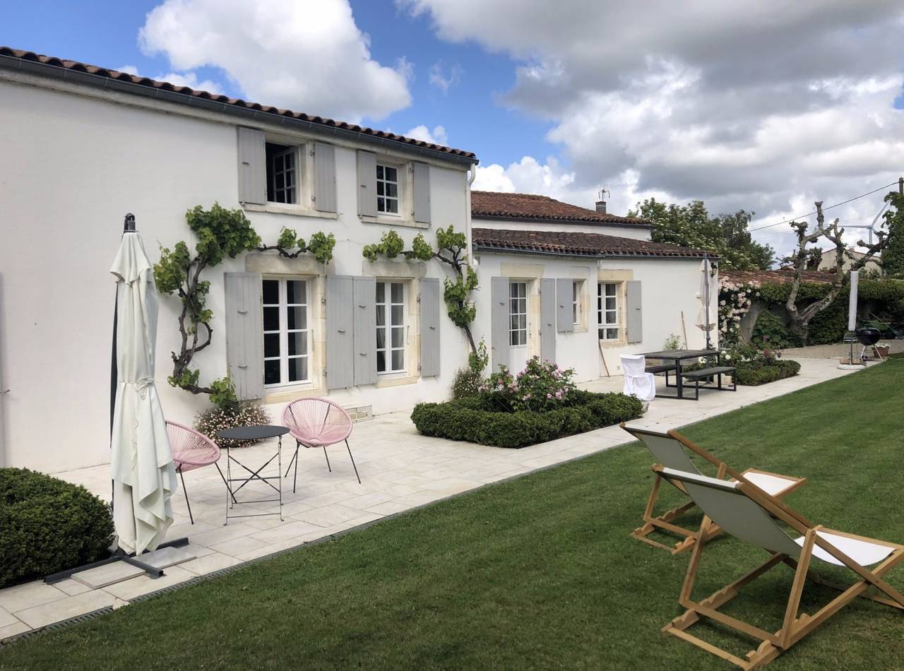 Chambres d'hôtes À l'ombre du figuier - Côté Marais in Longèves, Région de La Rochelle