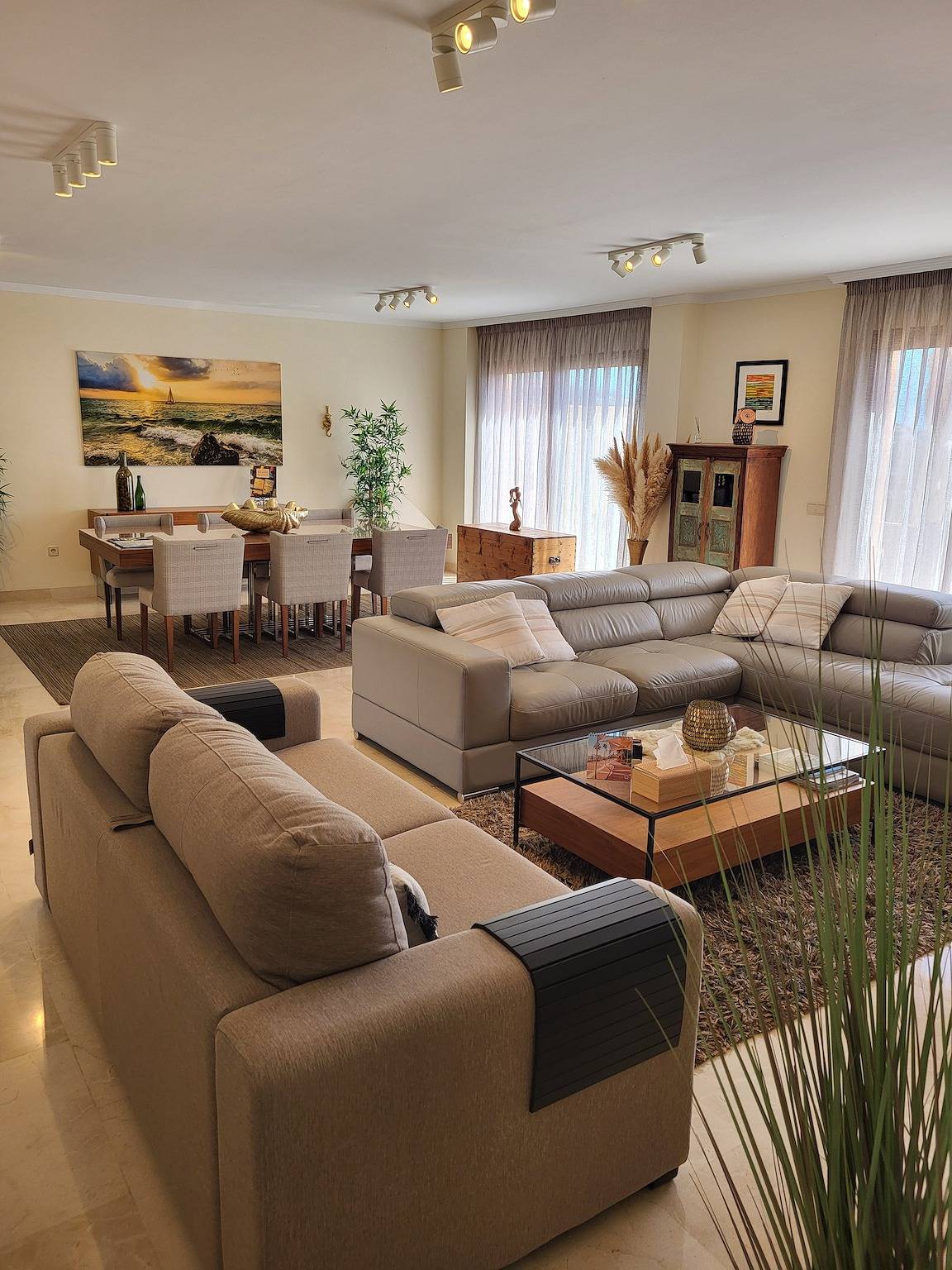 Entire apartment, Apartment 'Casares Beach luxe penthouse' with Sea View, Wi-Fi and Air Conditioning in Playa Ancha, Casares