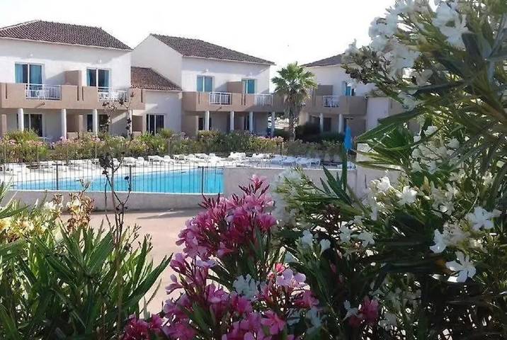 Gîte pour 2 personnes, avec bassin pour enfant à Linguizzetta