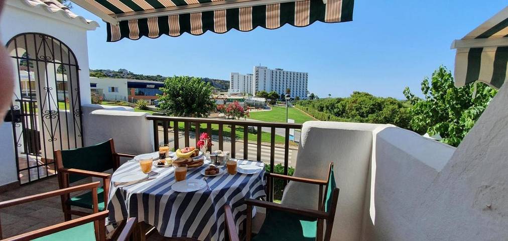 Gîte pour 4 personnes, avec piscine ainsi que jardin et vue à Son Bou - 2