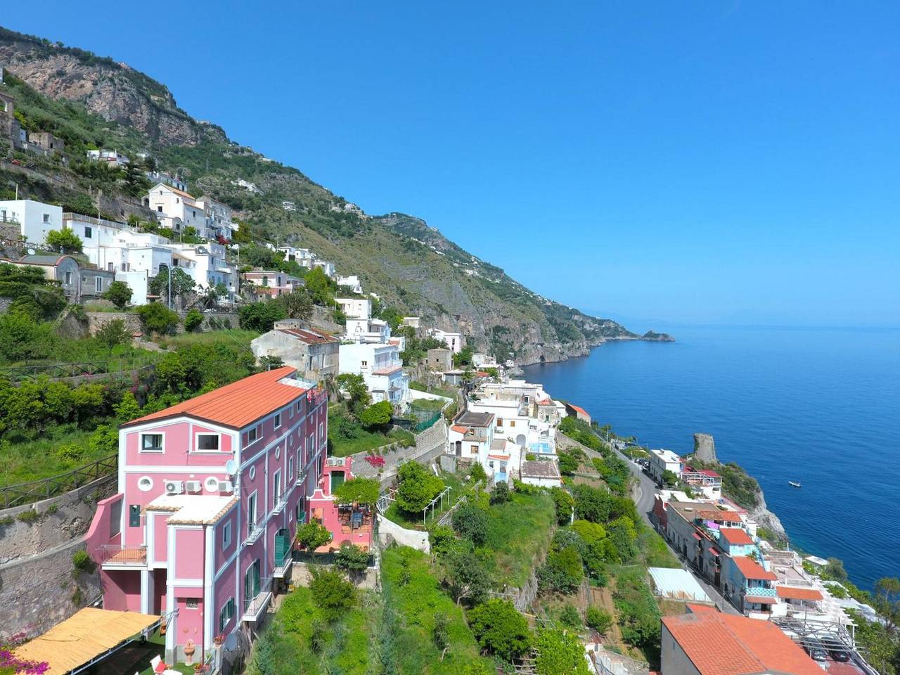 Entire apartment, Palazzo Rocco Villa Red Moon in Love – Sea View Terrace on the Amalfi Coast in Praiano, Amalfi Coast