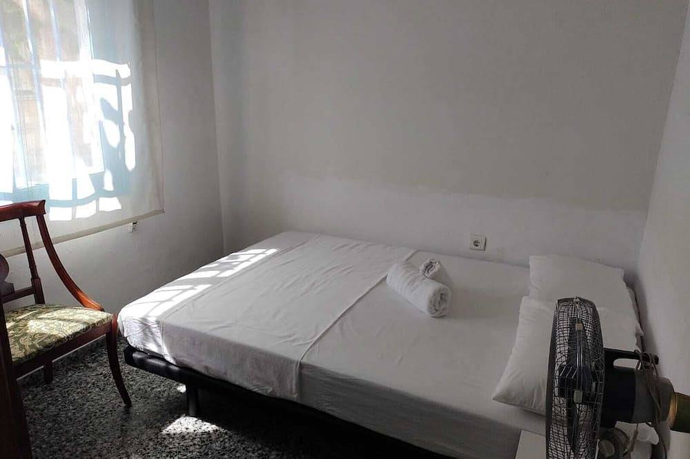 House with exclusive pool and garden 7 min walk from the beach and the center in el Campello, Costa Blanca