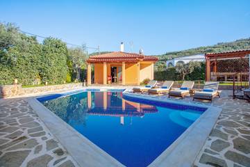 Villa for 16 People in Alykanas, Alykes, Photo 1