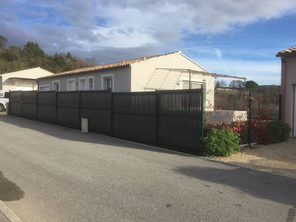 Maison neuve "chapeau de paille" in Goudargues, Région de Nîmes