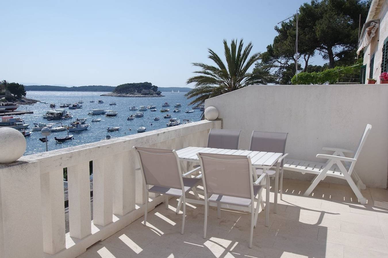 Ganze Wohnung, 1-Zimmer-Ferienwohnung mit Terrasse und Meerblick Hvar A-24926-a in Hvar Stadt, Hvar
