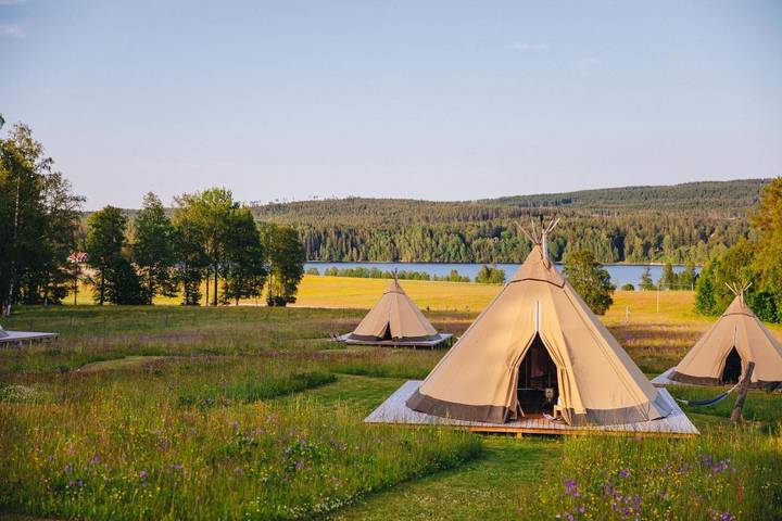 Camping für 4 Personen, mit Whirlpool und Terrasse sowie Garten und Pool in Värmland