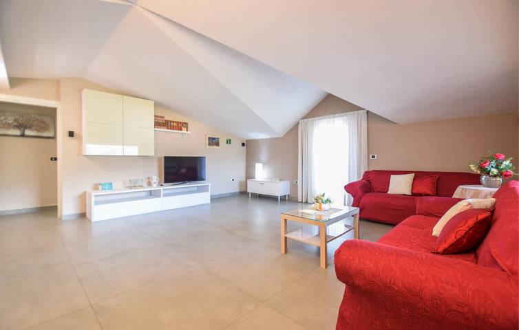 Apartamento vacacional entero, Amplio apartamento de 120 m² con terraza y plaza de aparcamiento, a 1 km del centro de Avella in Avella, Provincia d'Avellino