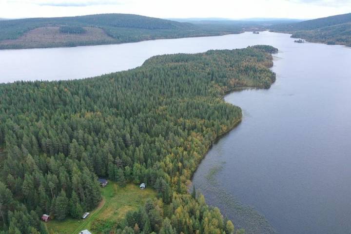 Gîte pour 10 personnes, avec Terrasse et Jardin ainsi que Vue sur le lac et Vue à Jokkmokk