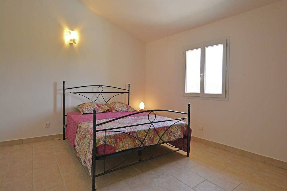 Schöne Villa mit privatem Pool im Gard in Saint-Laurent-de-Carnols, Nimes und Umgebung