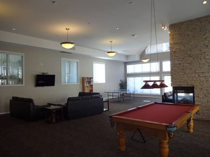 Vacation rental for 4 people, with garden and hot tub as well as pool and sauna in Kelowna