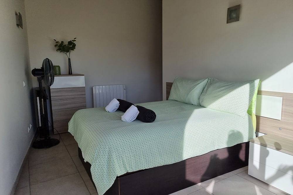 Encantadora casa de pueblo cerca de muchas playas. Gran terraza privada en la azotea. in Raposeira, Vila do Bispo