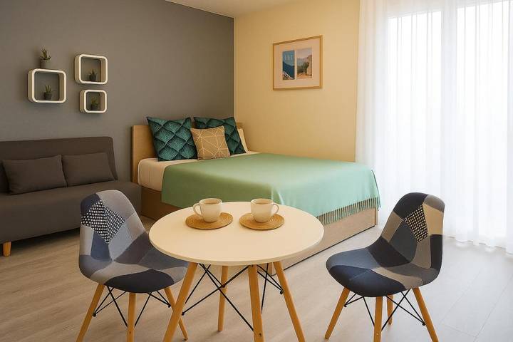 Gîte pour 3 personnes, avec terrasse, animaux acceptés dans Plage Fabron Bambou Nice