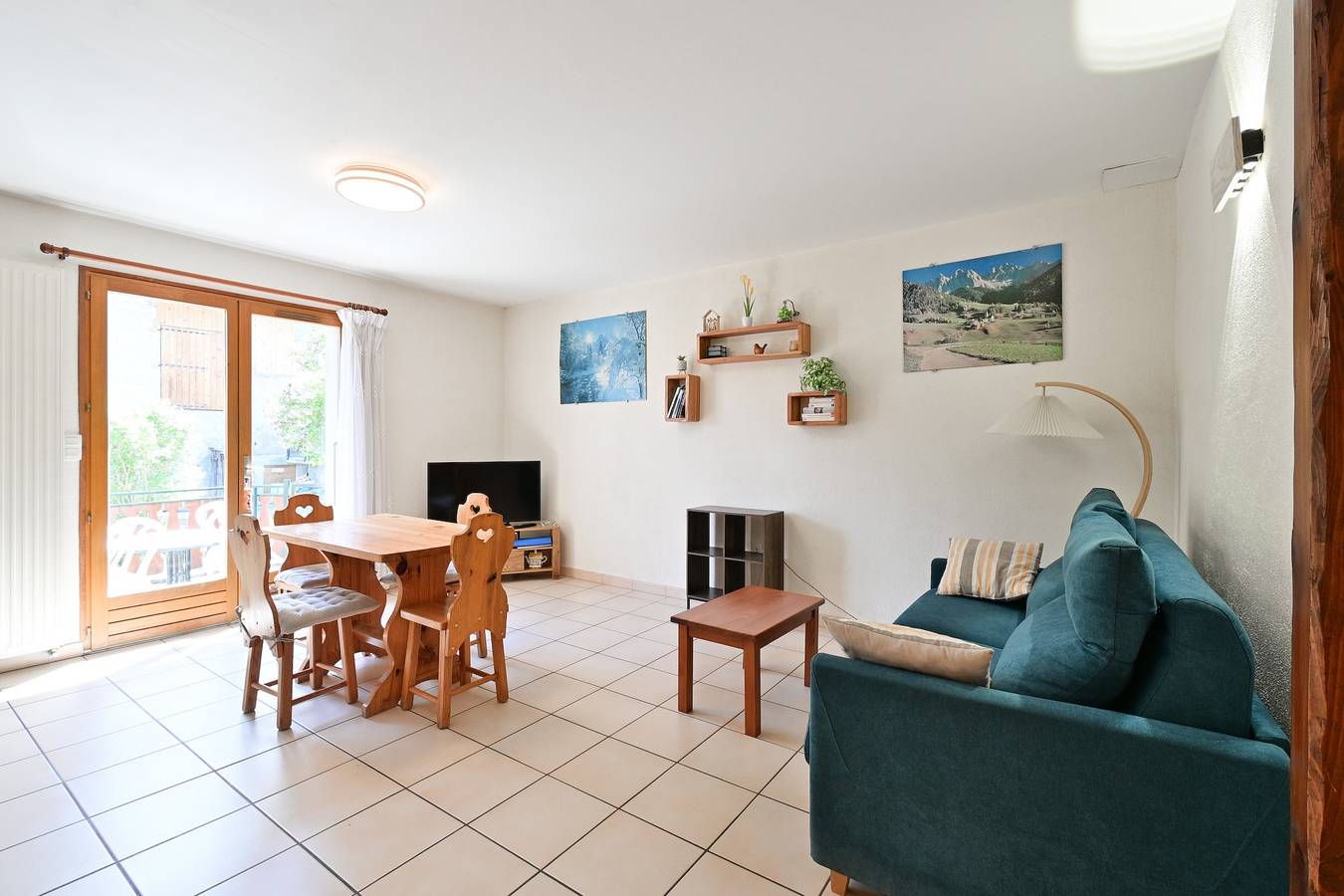 Appartement entier, Appartement entre le Lac d’Annecy et les Aravis avec vue sur la montagne  in Alex (Annecy), Région d'Annecy