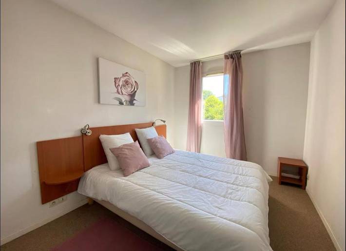 Location de vacances pour 4 personnes, avec vue ainsi que jardin et piscine dans La Barque - 3