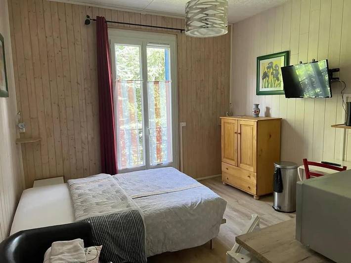 Gîte pour 2 personnes dans Thermes De Neris Les Bains Neris Les Bains - 4