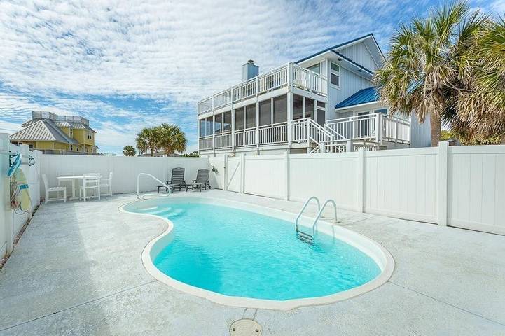Vacation rental for 18 people in St. George Island