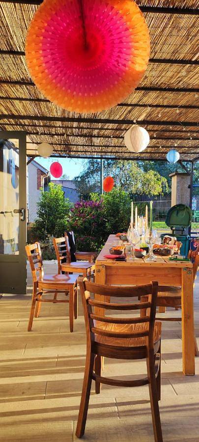 Appartement entier, Three-Bedroom Apartment in Saint-Martin-sur-Ocre, Région de Montargis