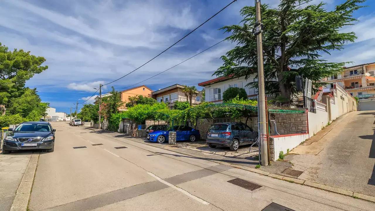 Geheel vakantieappartement, Vakantieappartement voor 8 personen met balkon in Dramalj, Primorje-Gorski Kotar
