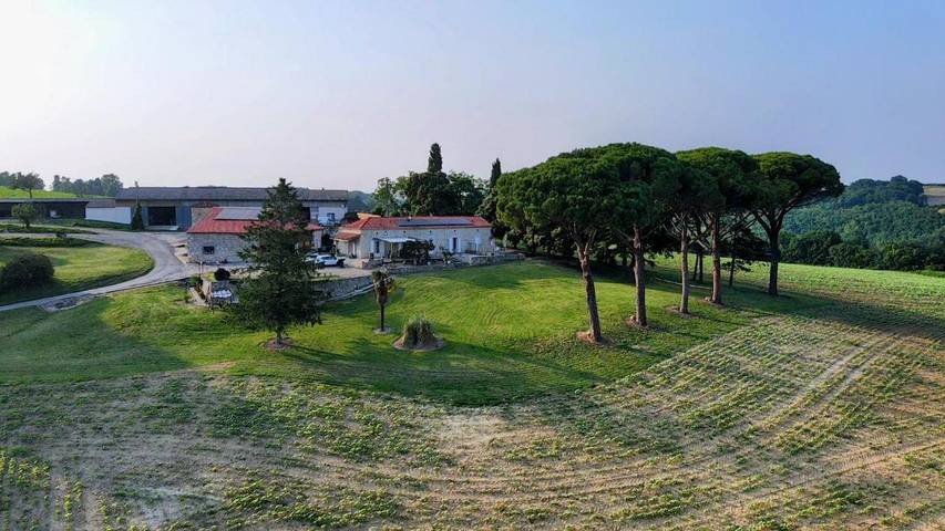 Gîte pour 2 personnes, avec jardin et jacuzzi à Montesquieu (Lot-et-Garonne)
