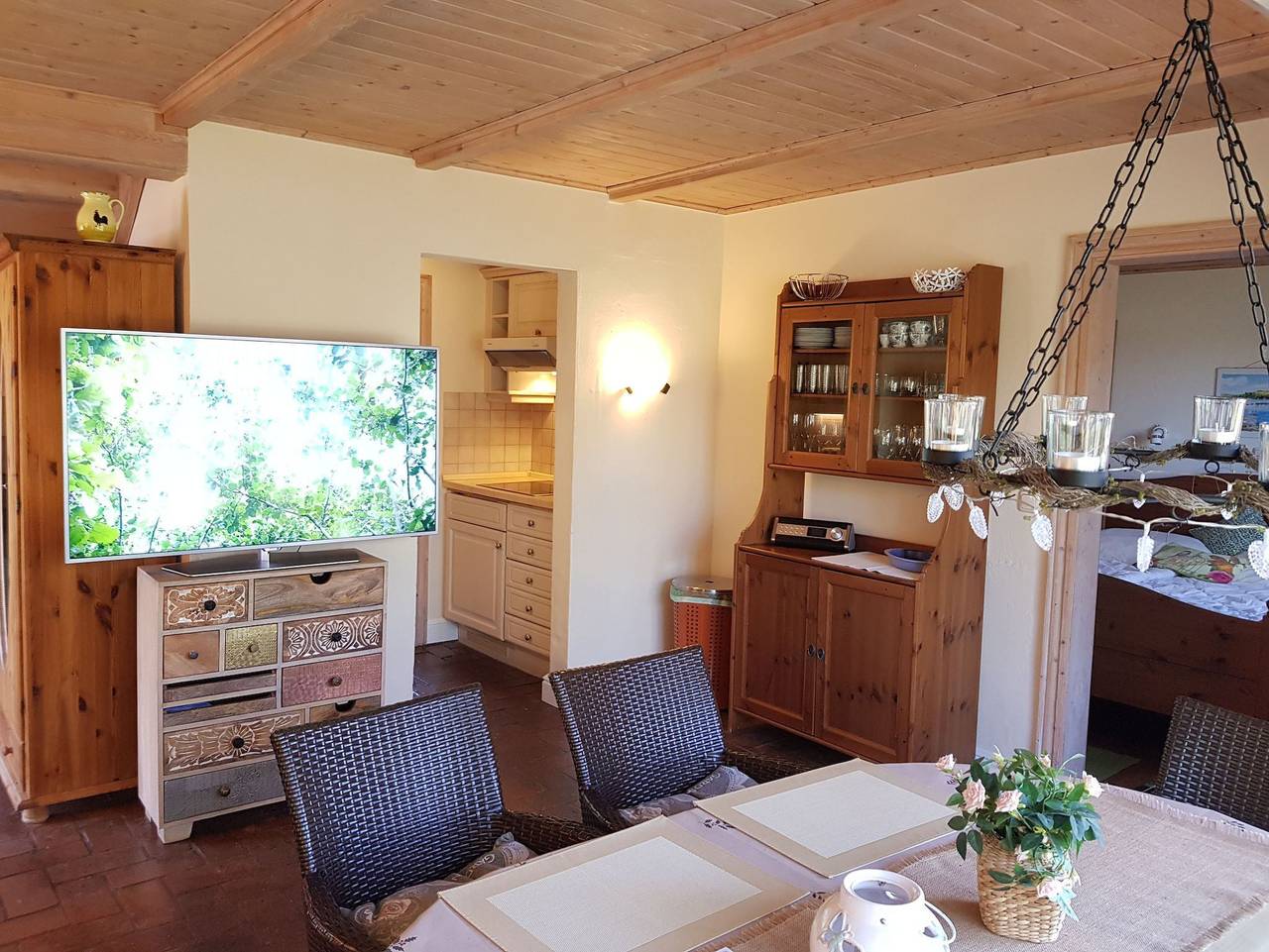 Ganze Ferienwohnung, Blaues Strandhaus hinter der Düne - 1. Reihe, 20m zum Strand in Ückeritz, Bernsteinbäder