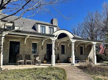 Vacation House for 14 Guests in Louisville, Kentucky, Picture 4