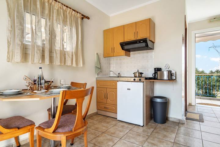 Ganze Wohnung, Haustierfreundliche Ferienwohnung "Efrosyni apartment" mit Bergblick, Garten und Wlan in Markopoulo (Kefalonia), Kefalonia