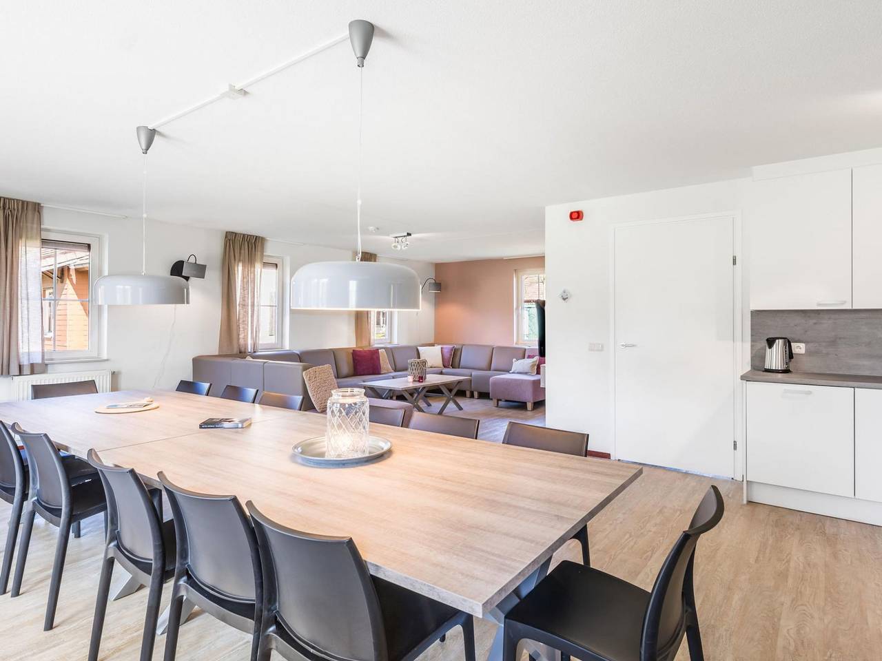 Luxurious villa with whirlpool and dishwasher near a reserve in Weert, Limburg (Niederlande)