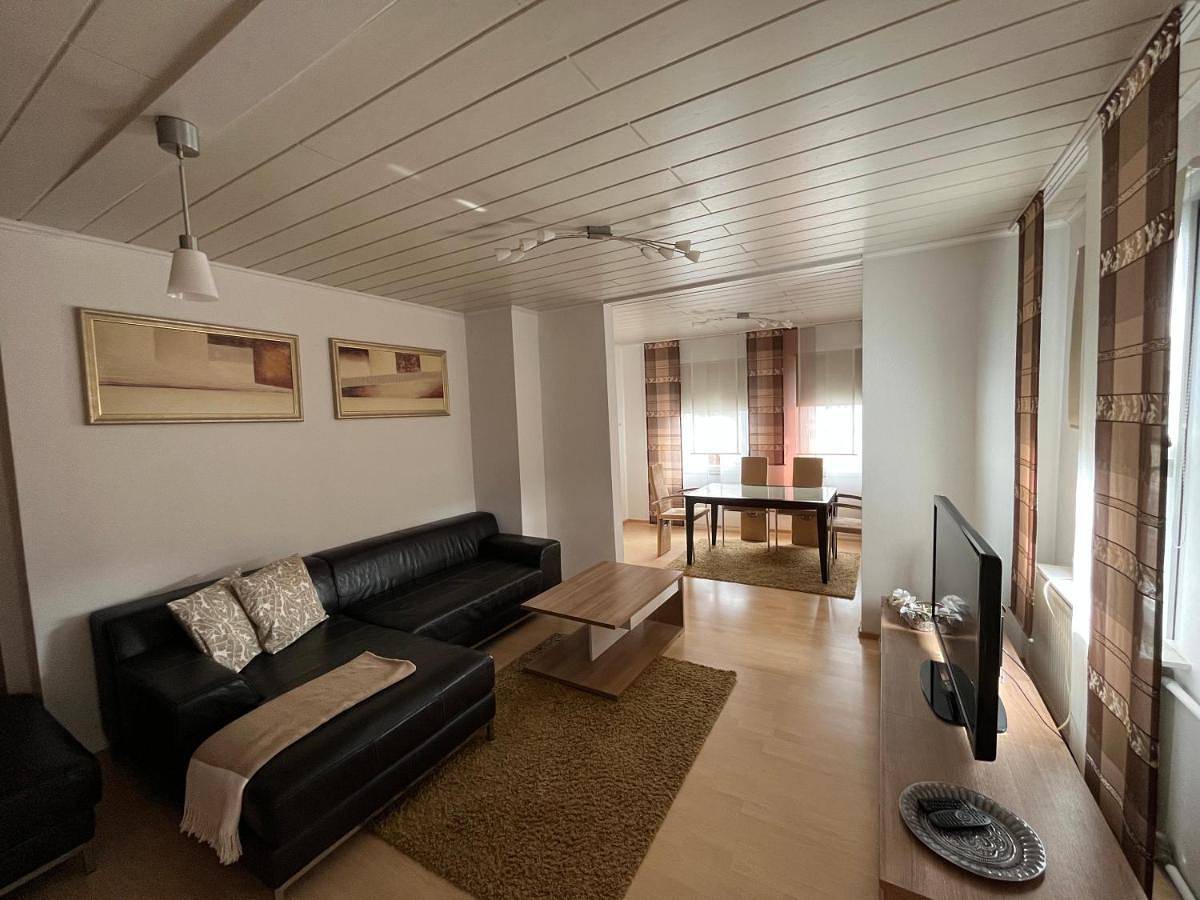Ganze Wohnung, Ferienwohnung am Töpferplatz in Höhr-Grenzhausen, Westerwald