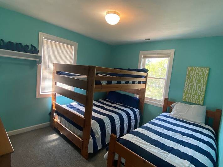 Vacation house for 23 people, with yard, with pets in Sandbridge