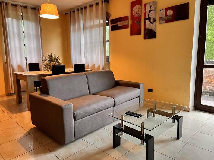 Appartamento per 6 persone, con Balcone e Terrazza nonché Giardino e Panorama a Bra
