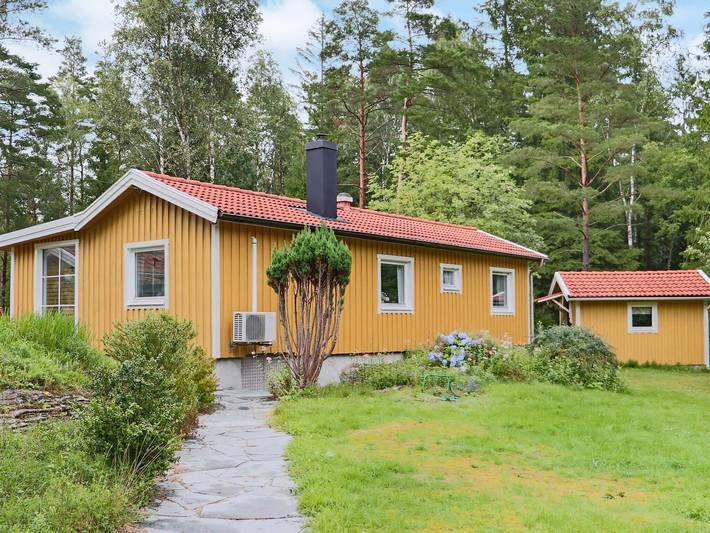 Ferienhaus für 4 Personen, mit Balkon und Terrasse