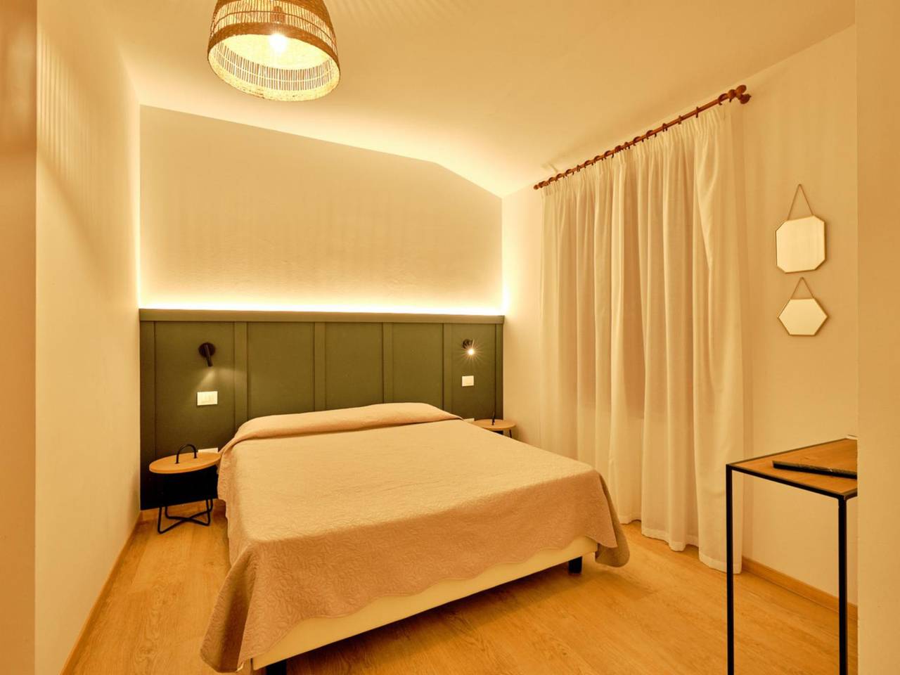 Ganze Wohnung, Ferienwohnung für 4 Personen mit Balkon/Terrasse in Garda, Gardasee-Berge