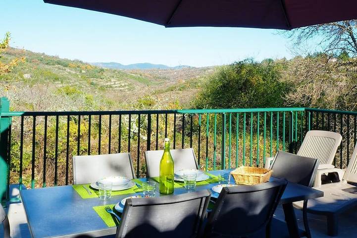 Location de vacances pour 4 personnes, avec Terrasse à Villemagne-l'Argentière
